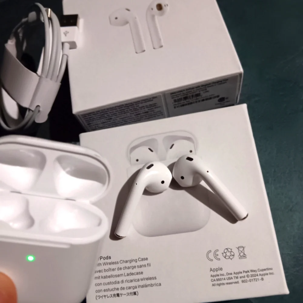 It Is Airpod 1/2 Gen